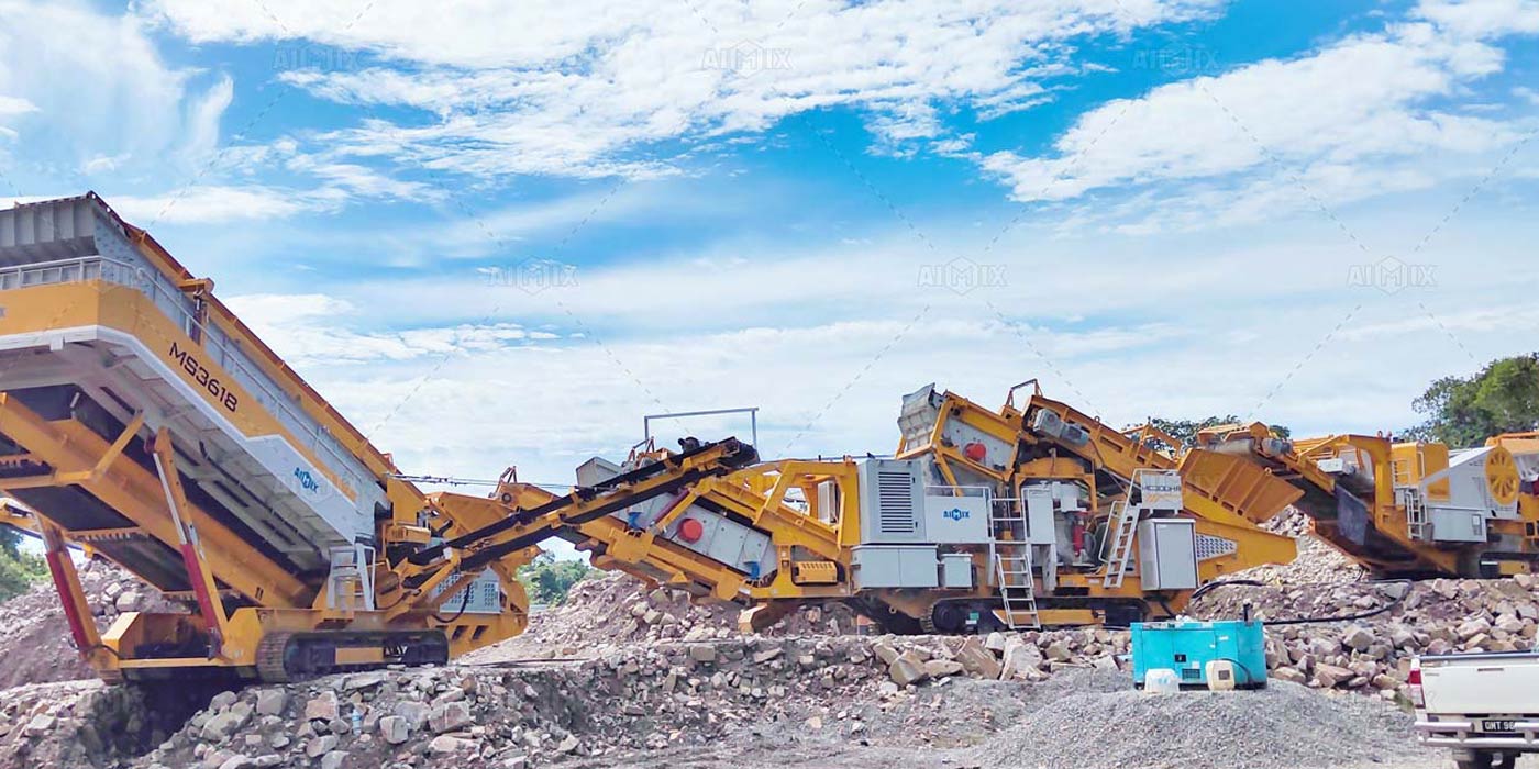 AIMIX installed one set of crawler mobile crusher